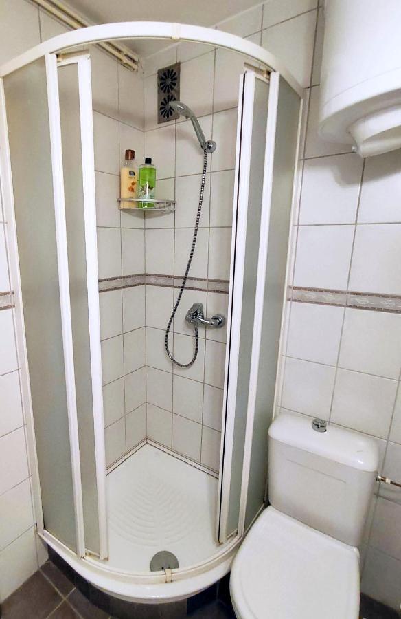 City Center Lovely Studio Apartment Belgrado Buitenkant foto